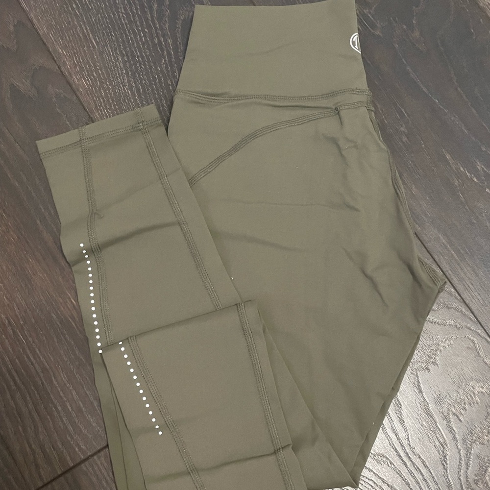 Til You Collapse army green Leggings. Size M